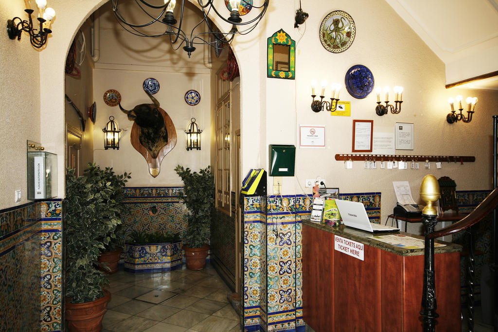 Hostal Van Gogh Sevilla Dış mekan fotoğraf