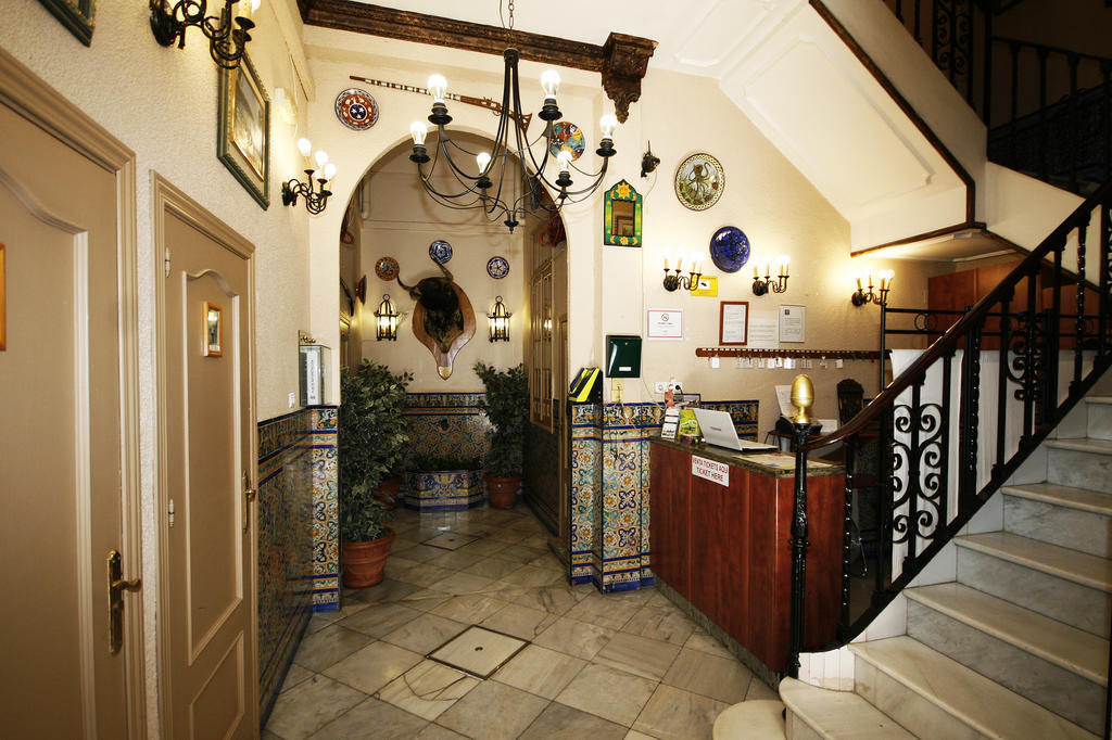 Hostal Van Gogh Sevilla Dış mekan fotoğraf